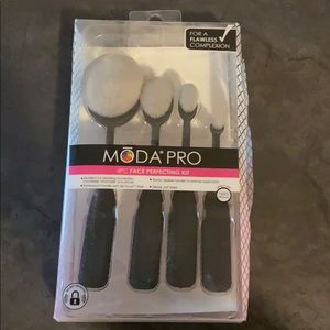 Moda Pro 4 pc face perfecting kit brush set